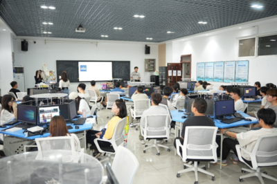 西安工商學(xué)院成功舉辦“AI創(chuàng)作工坊 AI探索與實(shí)踐”開發(fā)者沙龍