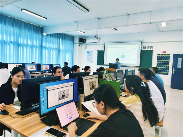 廈門華天涉外職業(yè)技術(shù)學(xué)院 融合教育科技，驅(qū)動技術(shù)開發(fā)新篇章